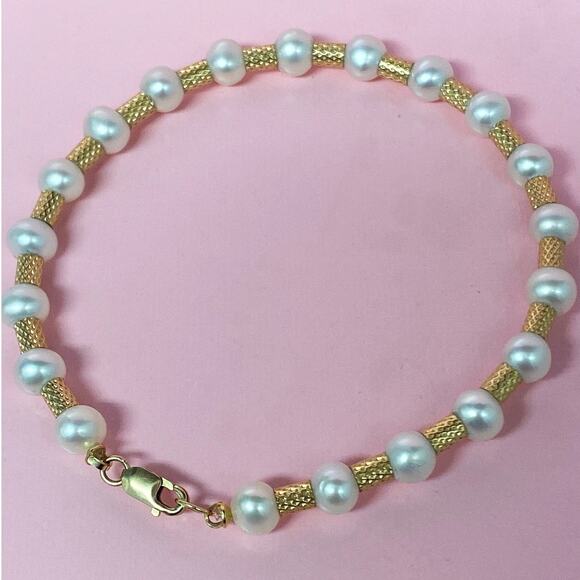 Vintage 14k Gold and Pearl Bracelet 7inch Wrist - Picture 2 of 4